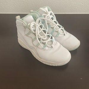 Jordan retro 10 mint green 3y